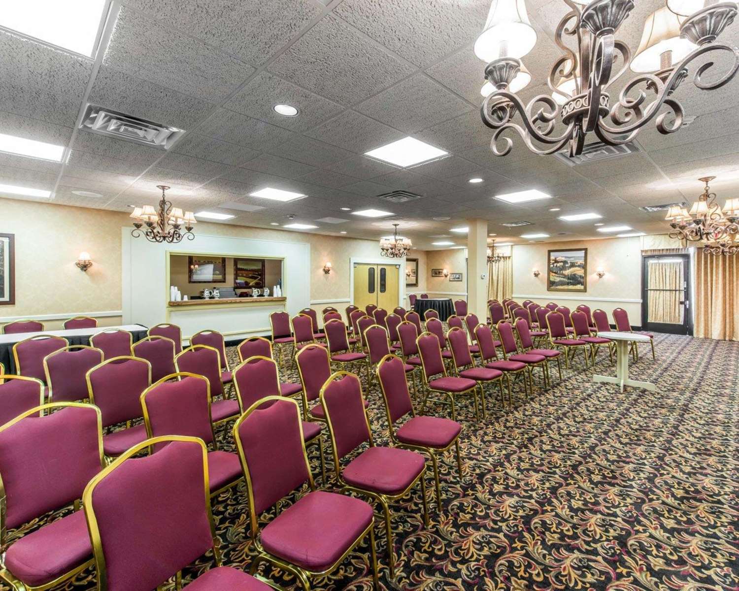 Quality Inn & Suites Erie near Casino 30/32