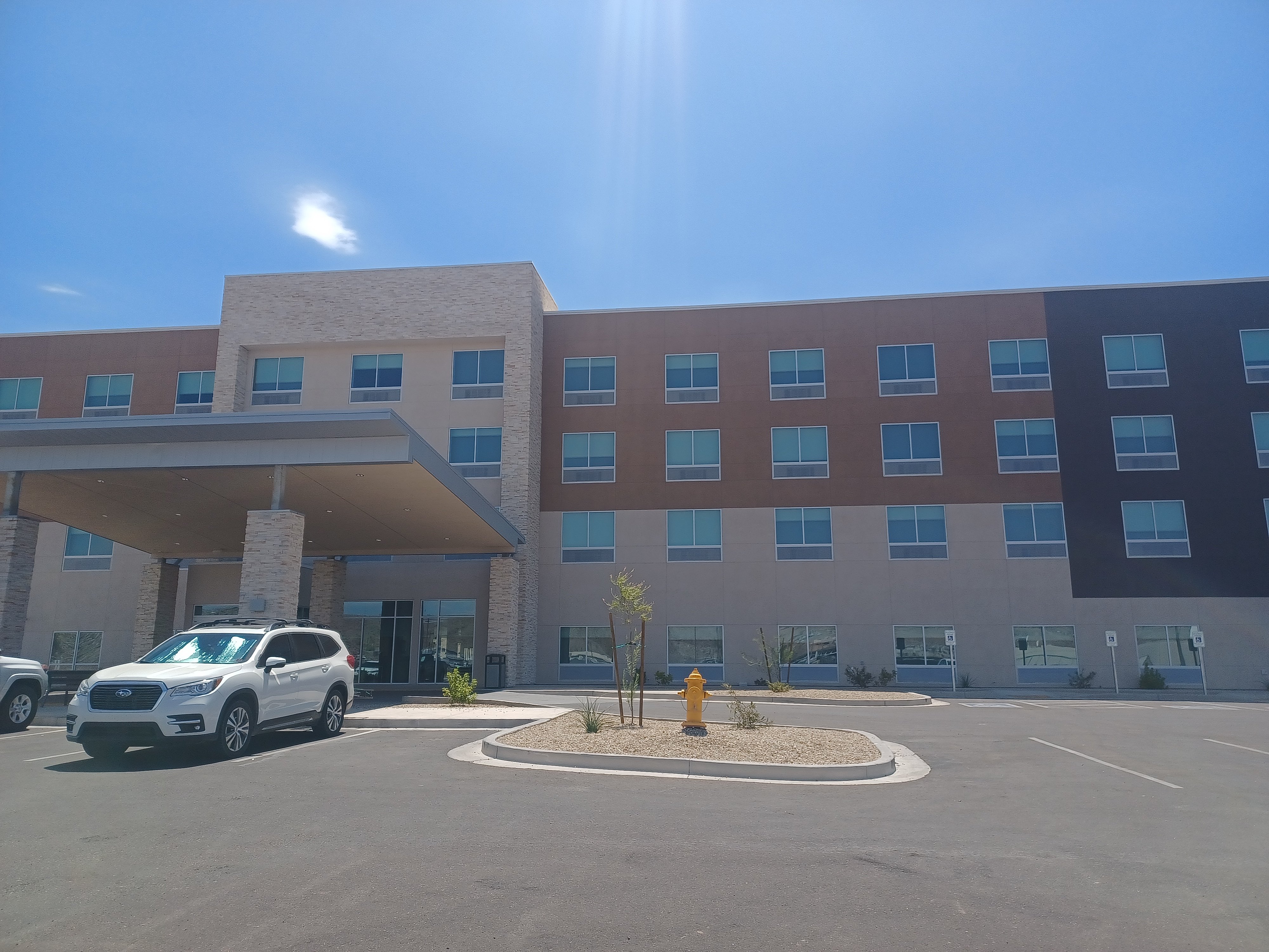 Holiday Inn Express & Suites - Bullhead City, an IHG Hote 50/51