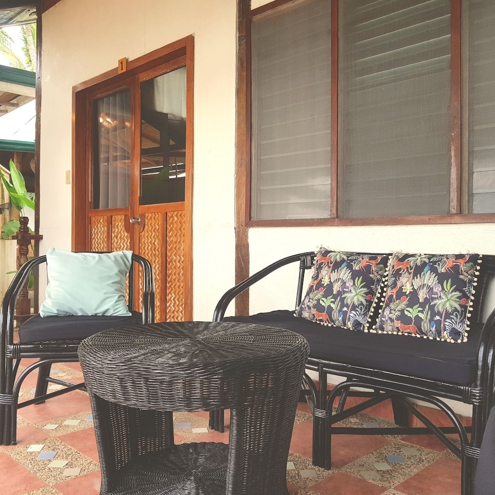 Golden Monkey Cottages 32/75