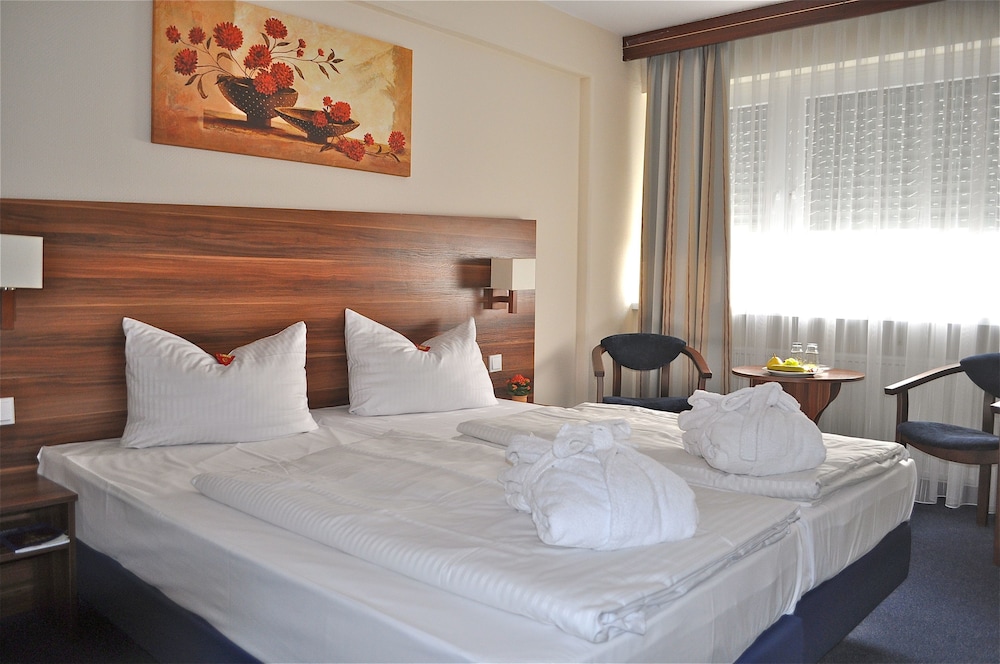 COMFORT, DOUBLE OR TWIN BED