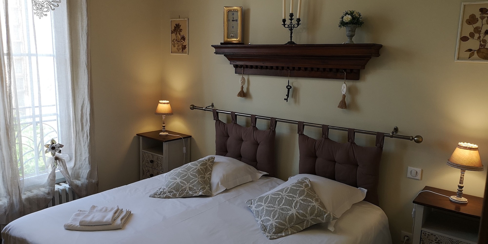 COMFORT, DOUBLE OR TWIN BED, PRIVATE BATHROOM, GARDEN AREA