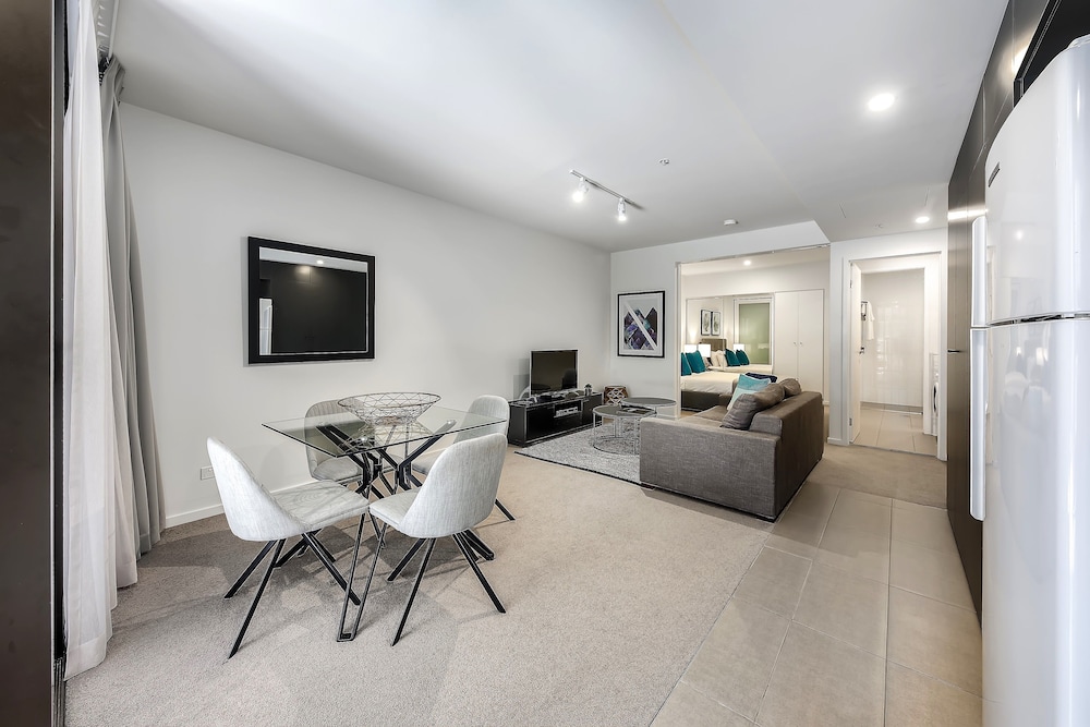 Opera Apartments South Brisbane 56/70
