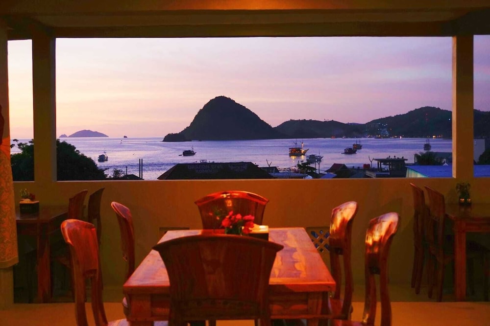 Komodo Lodge 36/47