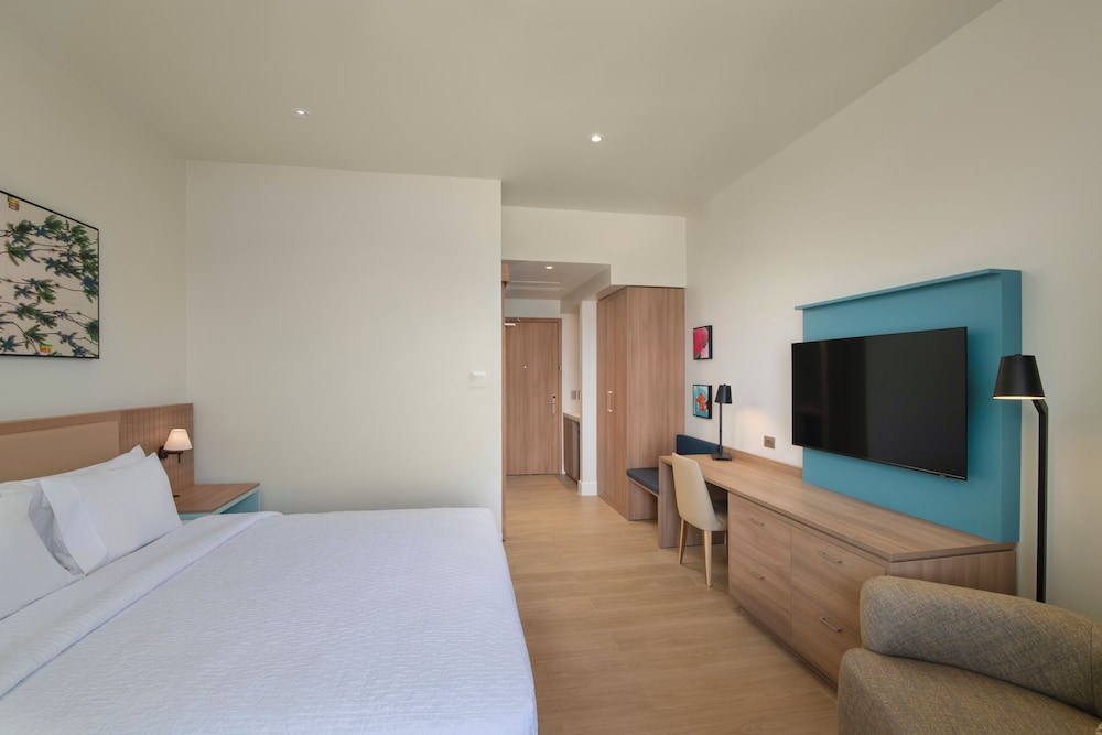 High, King Bed, Ocean Front