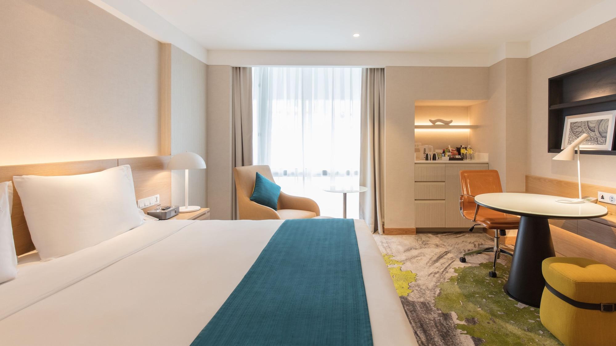 Premium, King Bed, Club Lounge Access