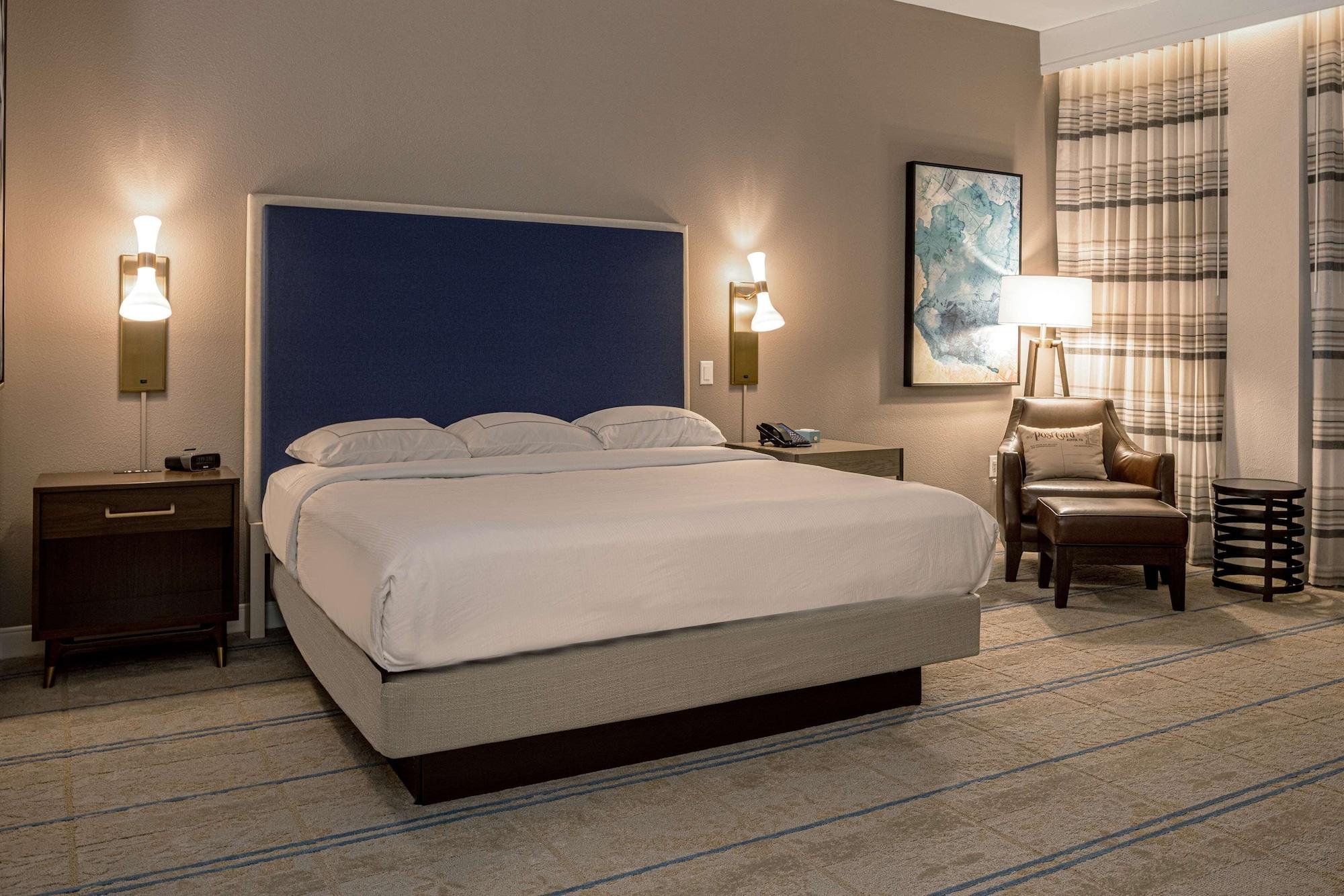 جناح لذوي الإعاقة، Hilton Austin Airport 3/6