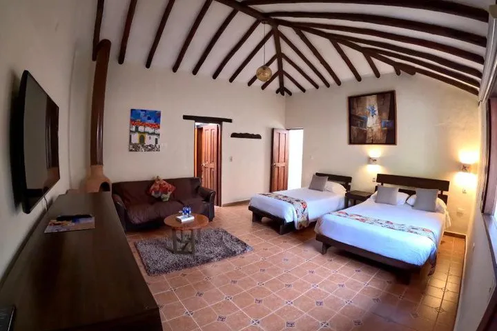Hotel Bombon 4/23