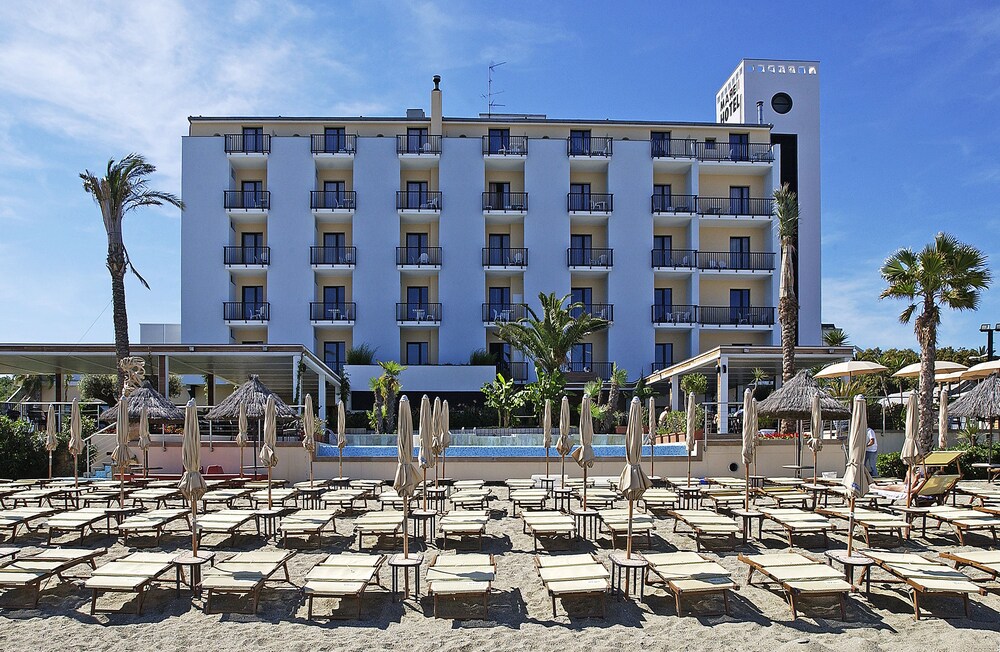 Mare Hotel 65/73