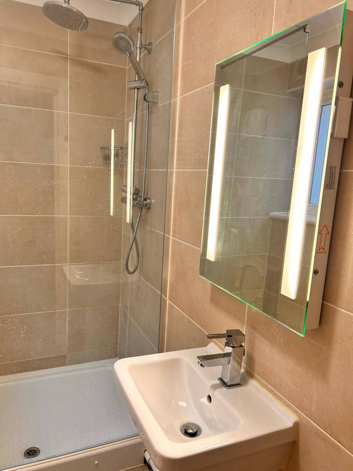 Romany House Hotel 18/20