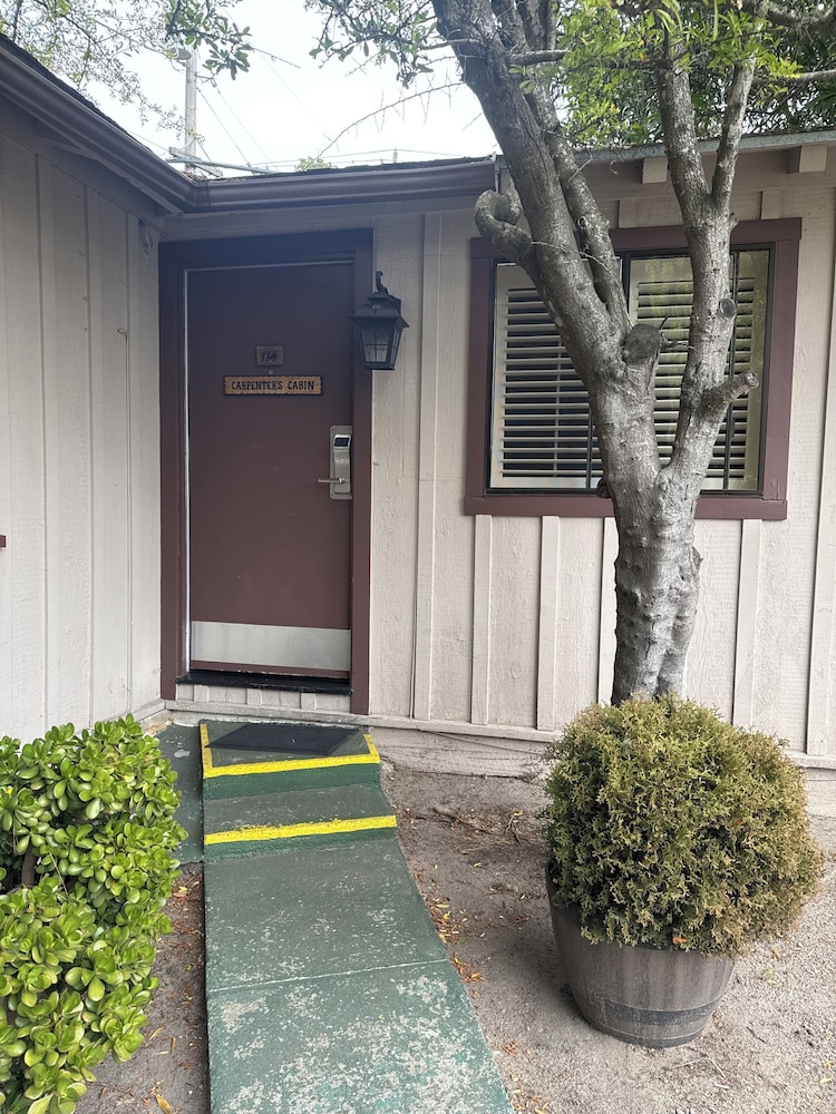 Carmel Resort Inn 44/72