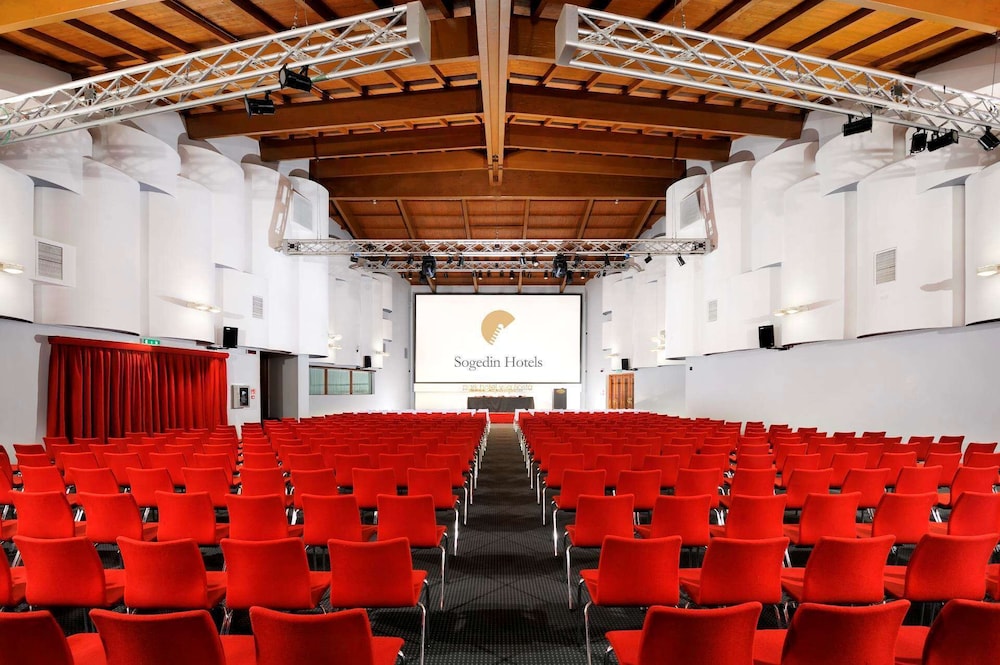 Villa Fiorita Hotel 38/50
