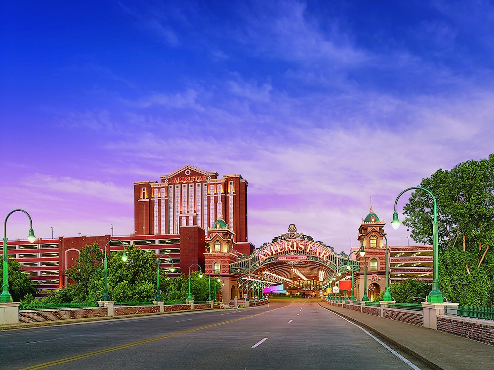 Ameristar Casino Resort Spa St. Charles 8/64