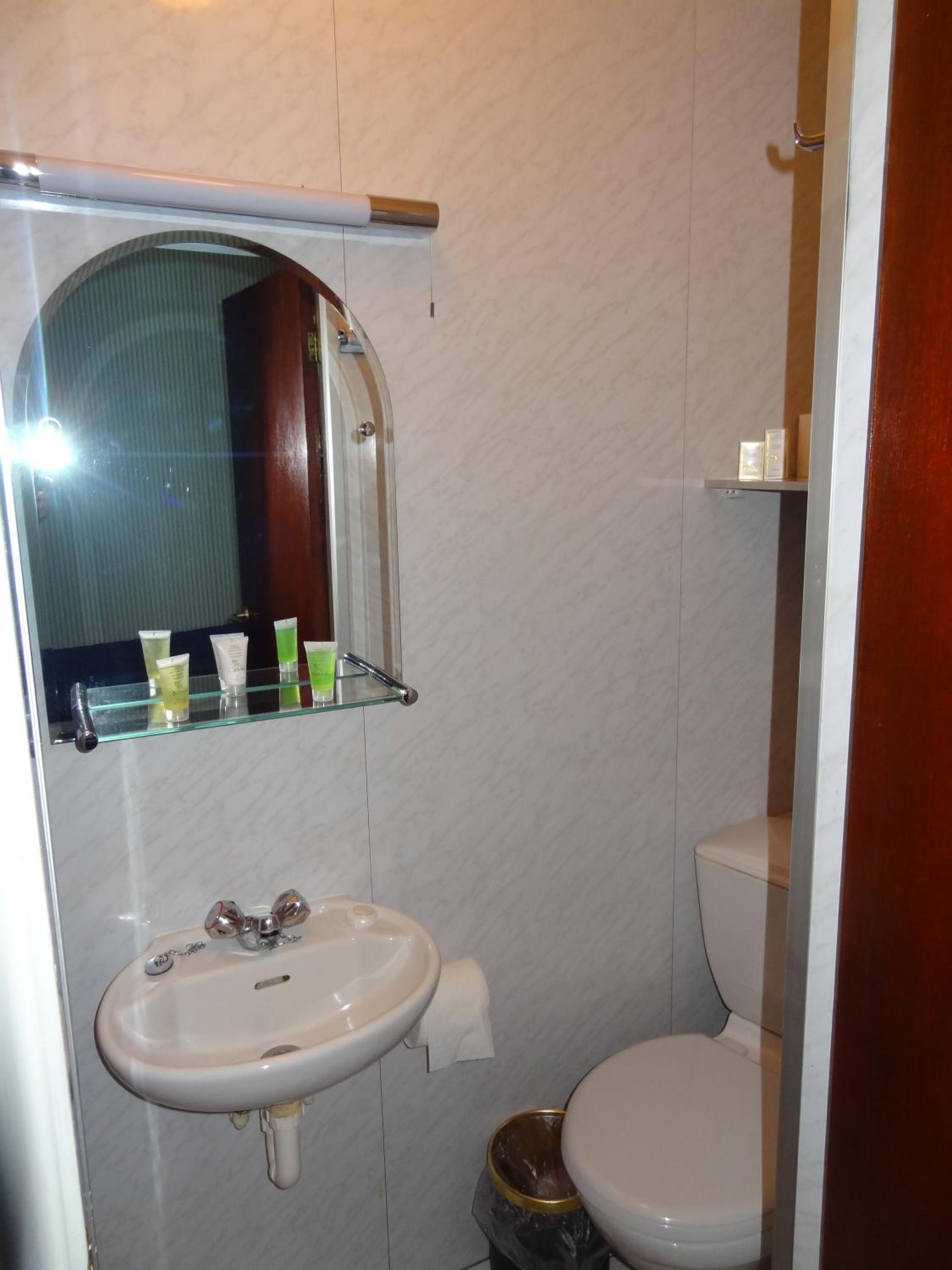 غرفة عائلية بسرير مزدوج وسرير فردي، Regency House 6/6