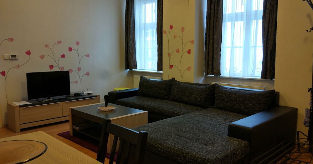Apartments Tynska 7 31/50