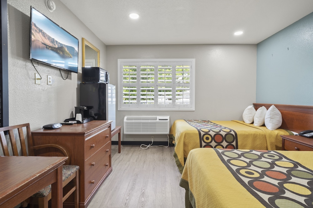 Travelers Inn Medford 31/58