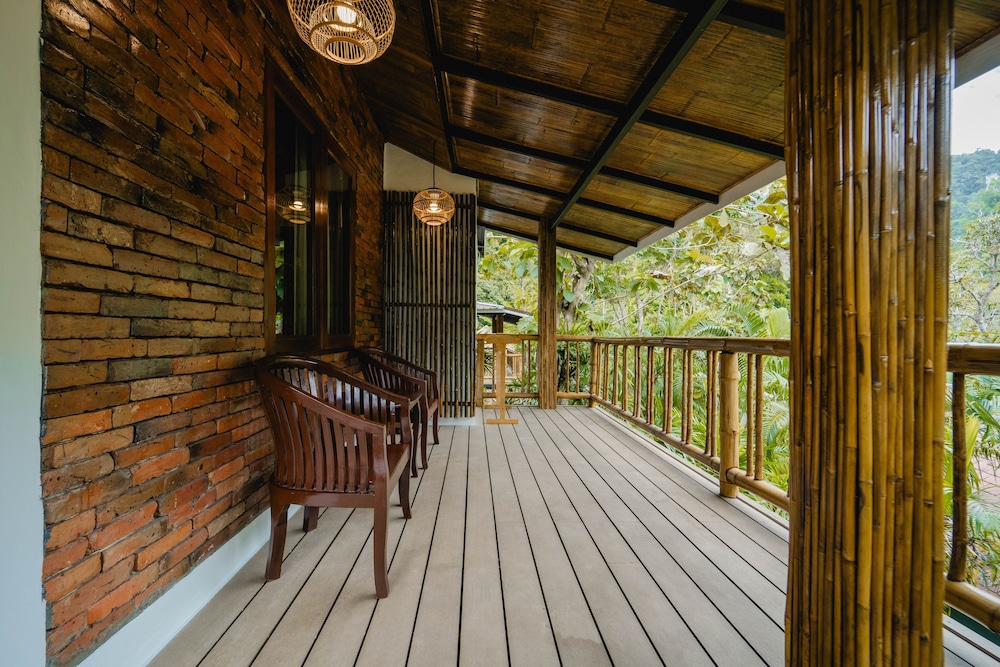 Railay Phutawan Resort 25/50
