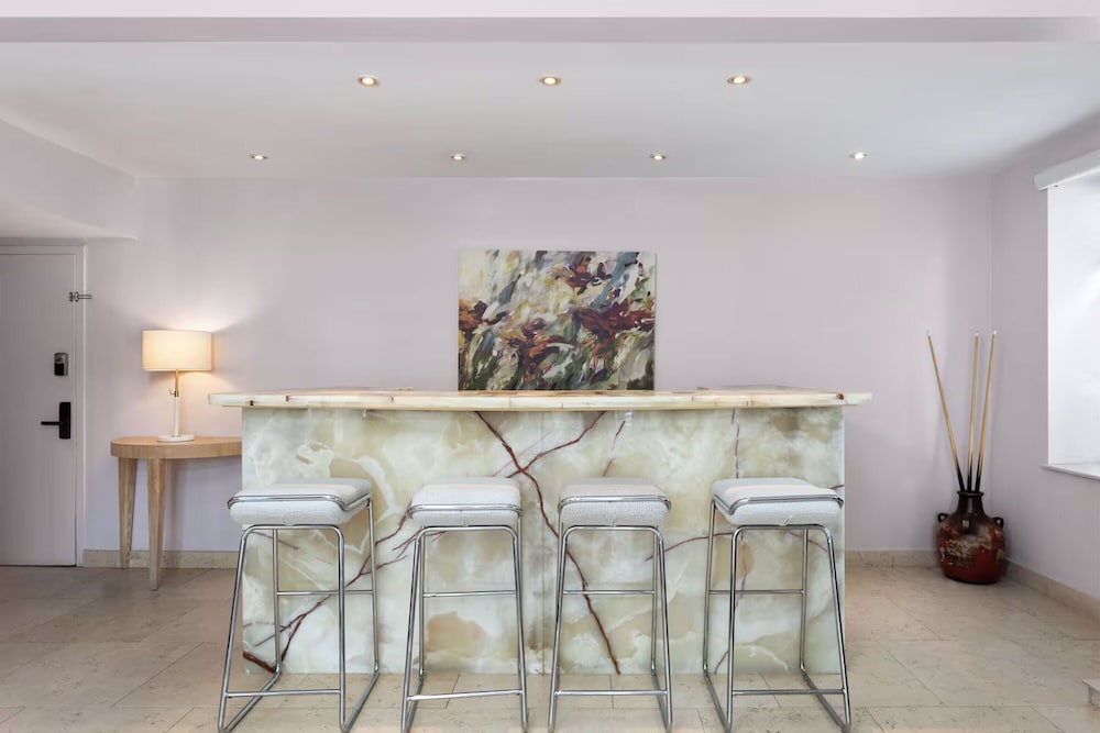 The Astor by LuxUrban 2/30