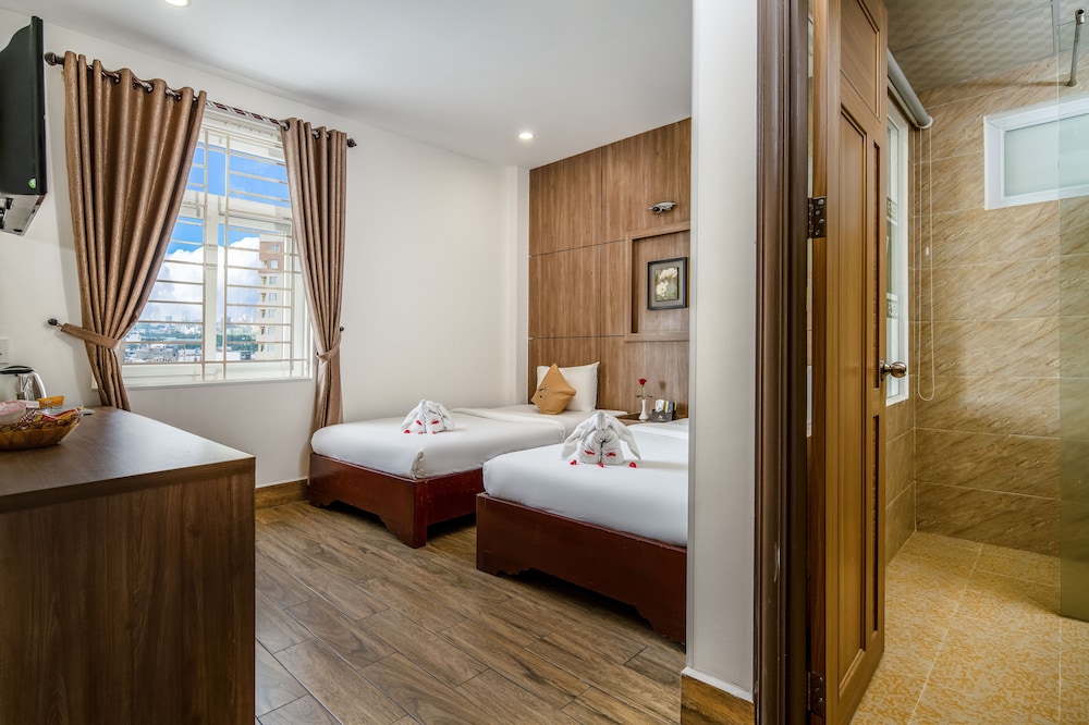 VALENCIA HOTEL 15/70