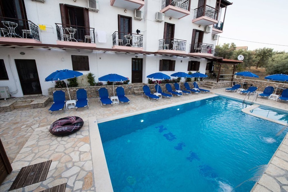Nostos Hotel 8/40