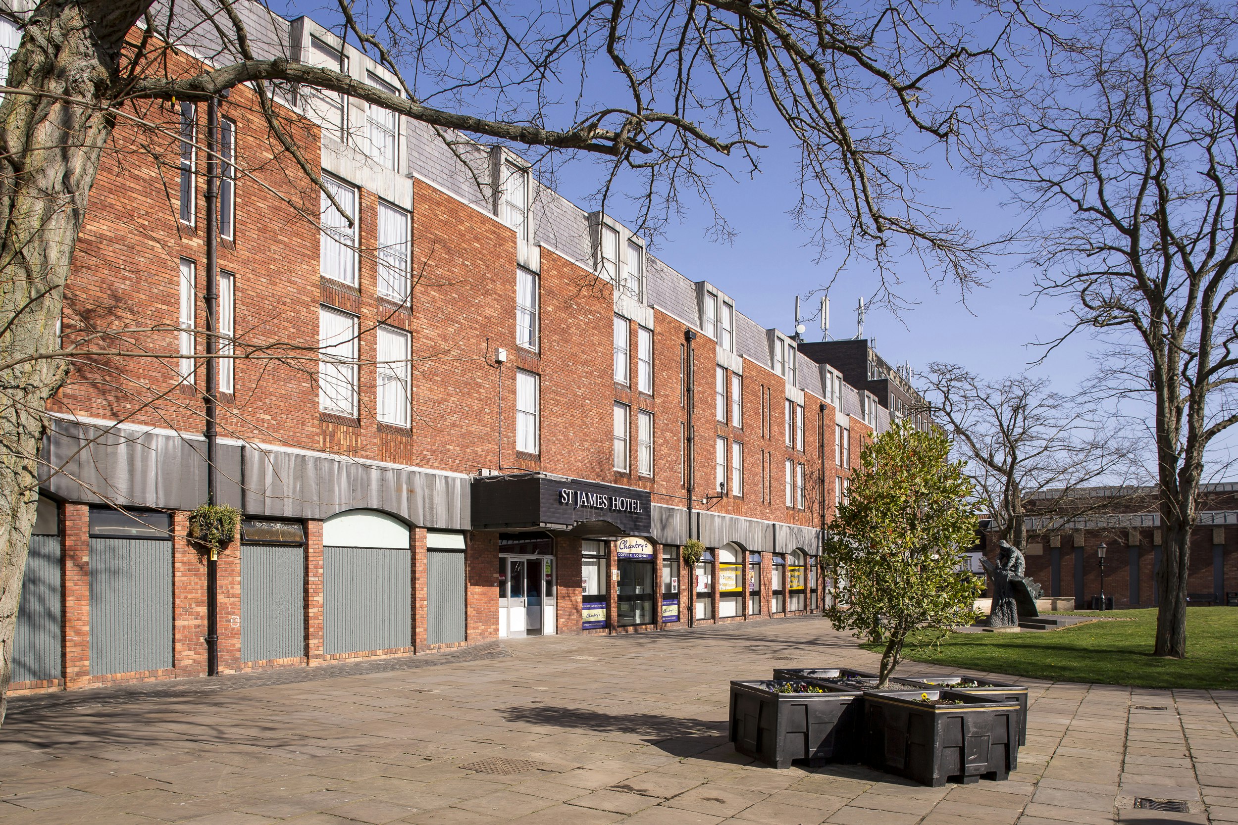 St James Hotel 2/52