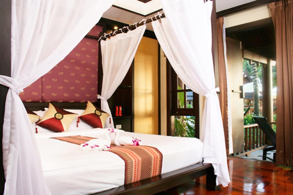 DELUXE, VILLA, JETTED TUB