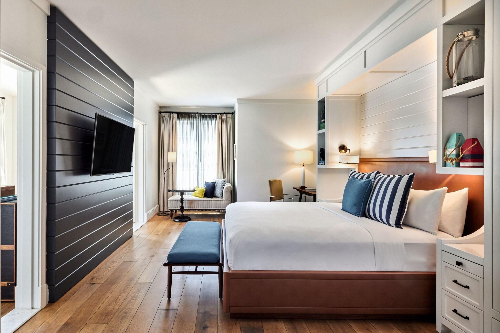 Suite, King Bed