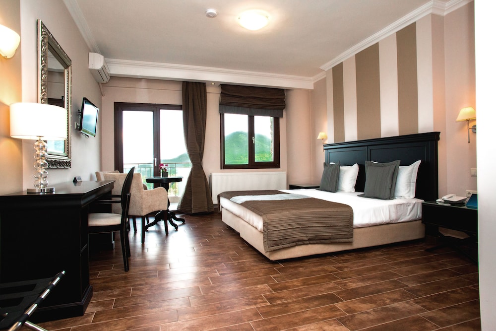 ENASTRON VIEW HOTEL 10/38