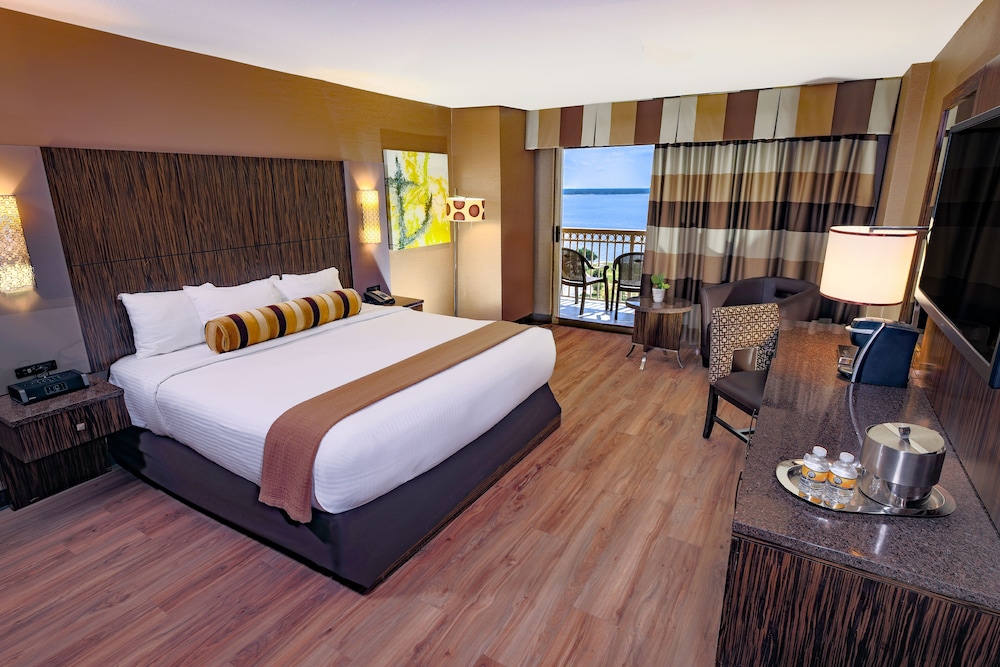 LUXURY, KING BED, TERRACE