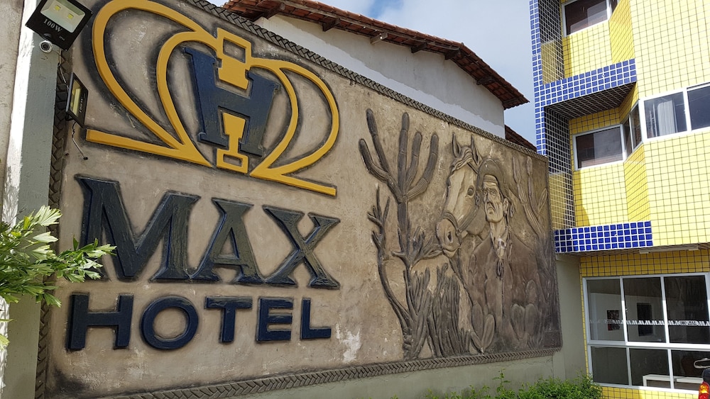 Max Hotel 2/35