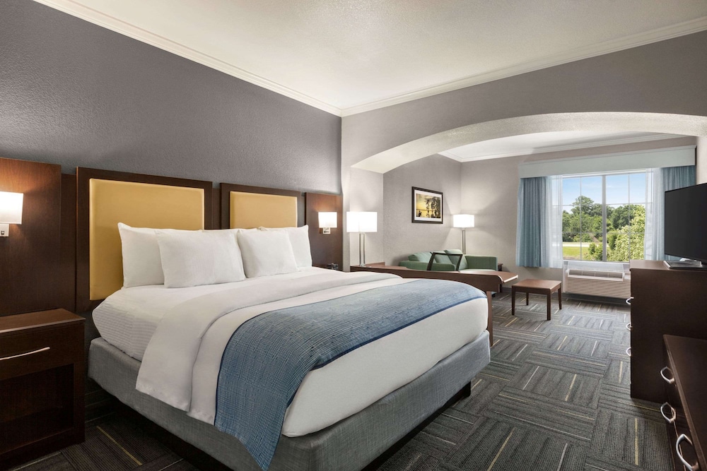 Studio, Suite, King Bed, Accessible
