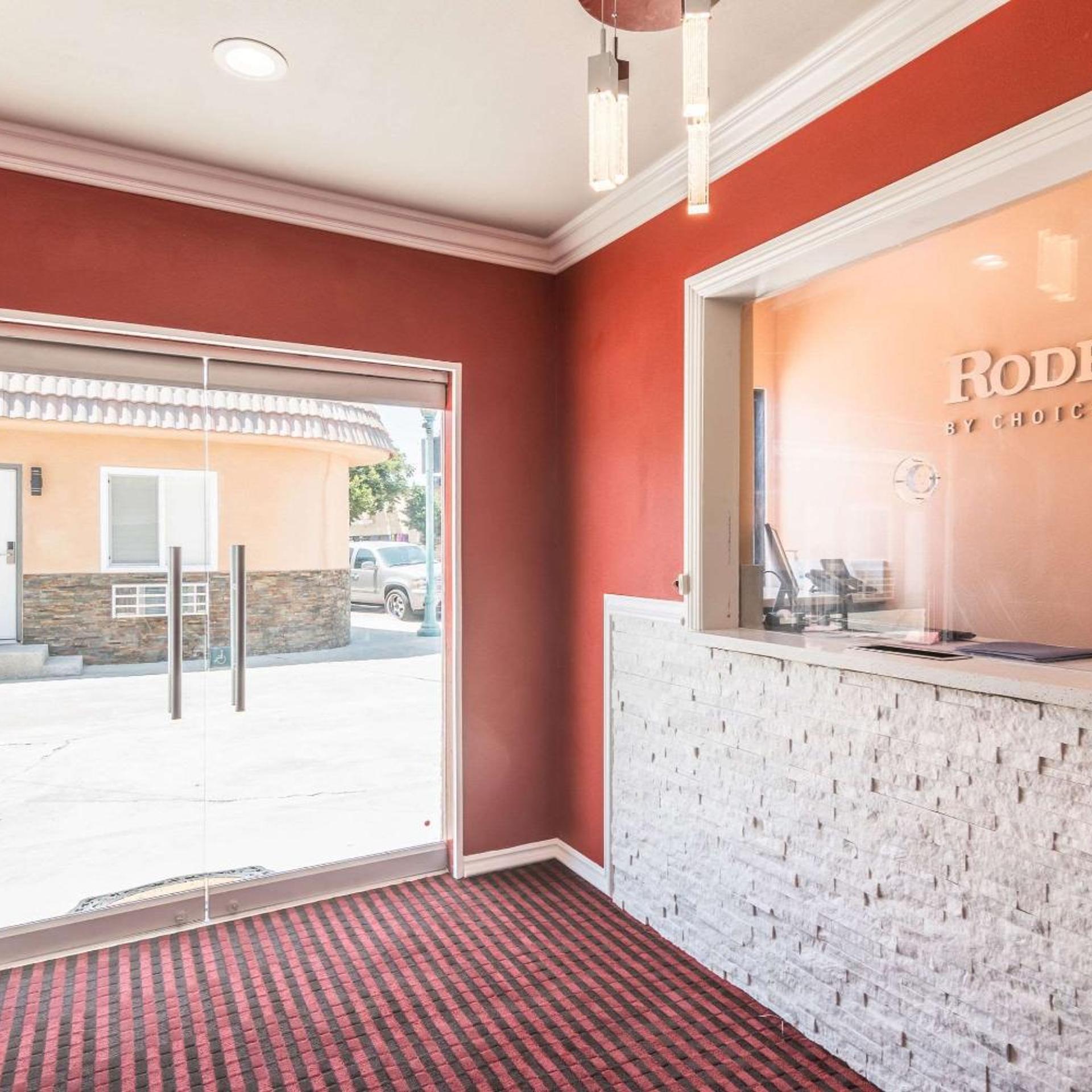 Rodeway Inn & Suites 4/19