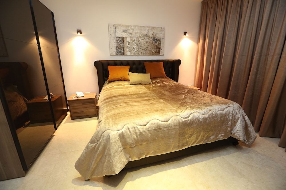 DELORA HOTEL AND SUITES 19/65