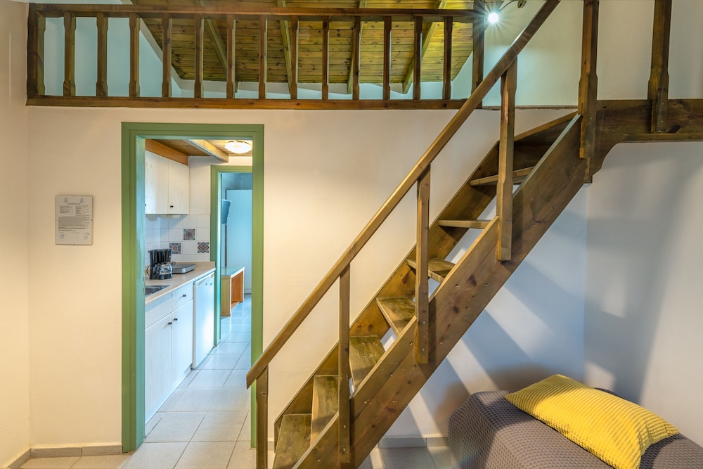 NANCY CHARA APARTMENTS 42/42