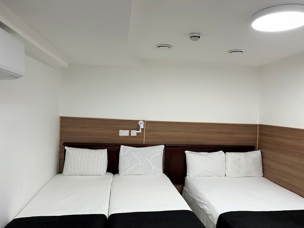 Plaza London Hotel 22/60