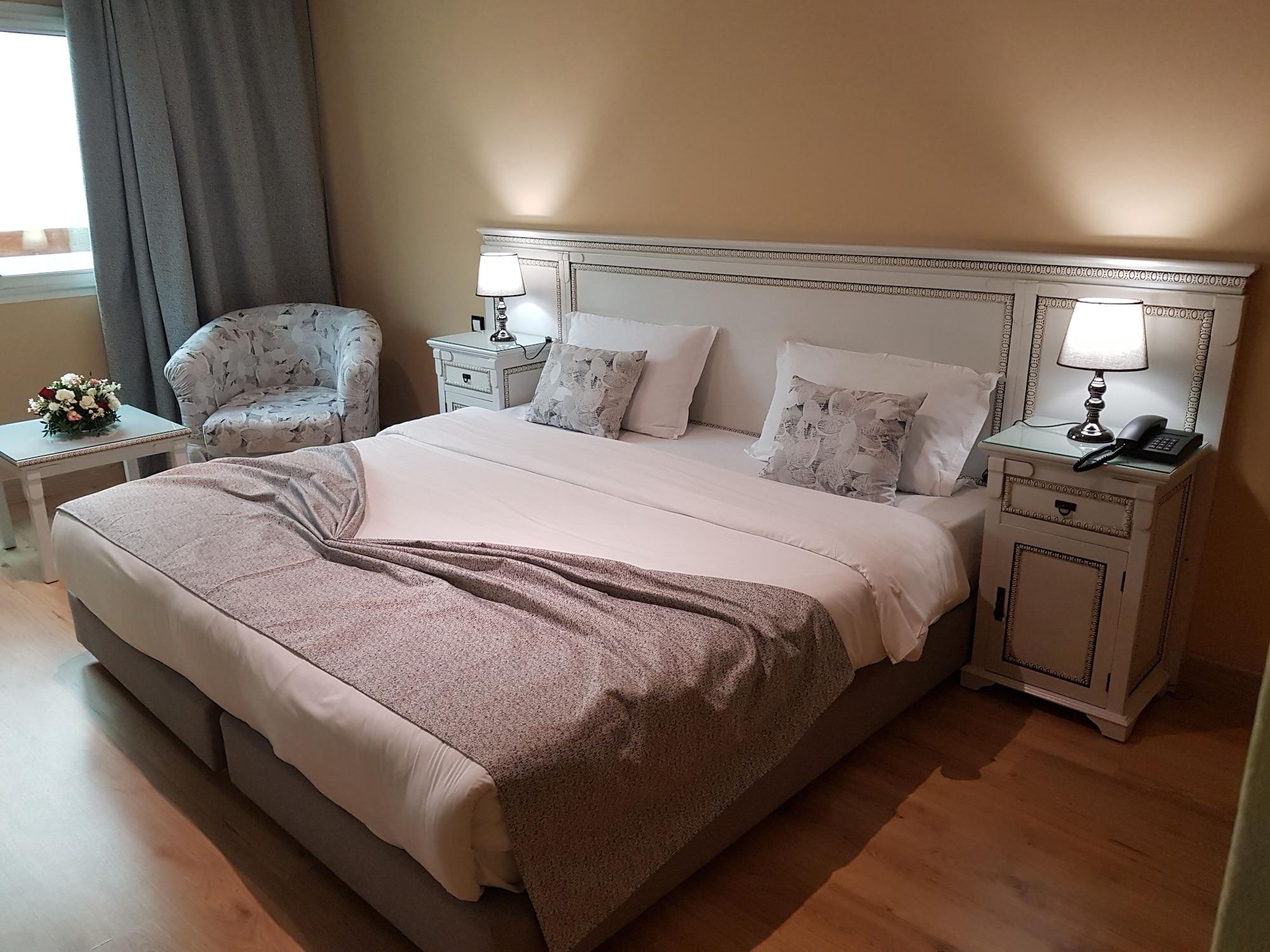 Room, Double Bed