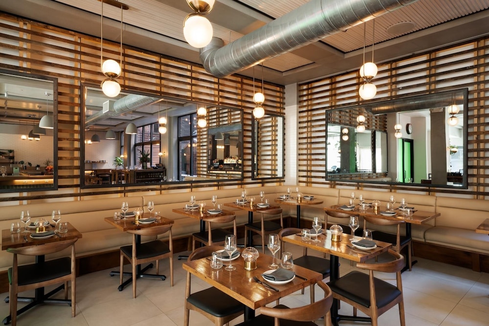 Arlo SoHo 61/77