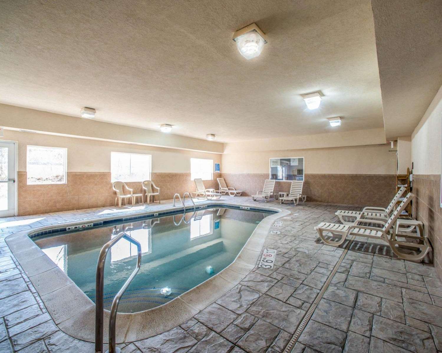 Comfort Suites Columbia University Area 5/22