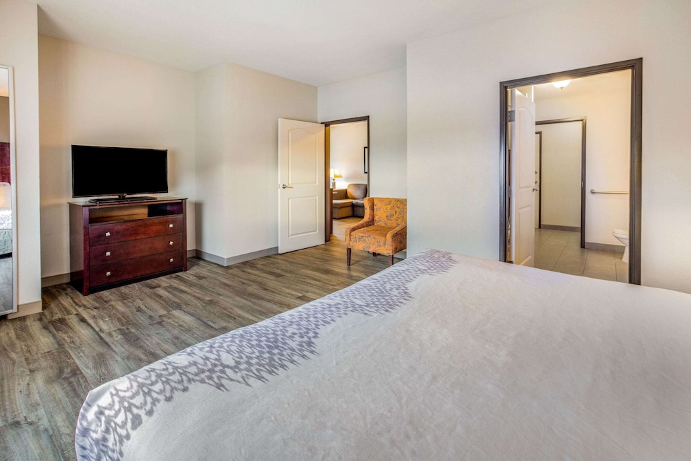 La Quinta Inn & Suites by Wyndham McKinney 16/45