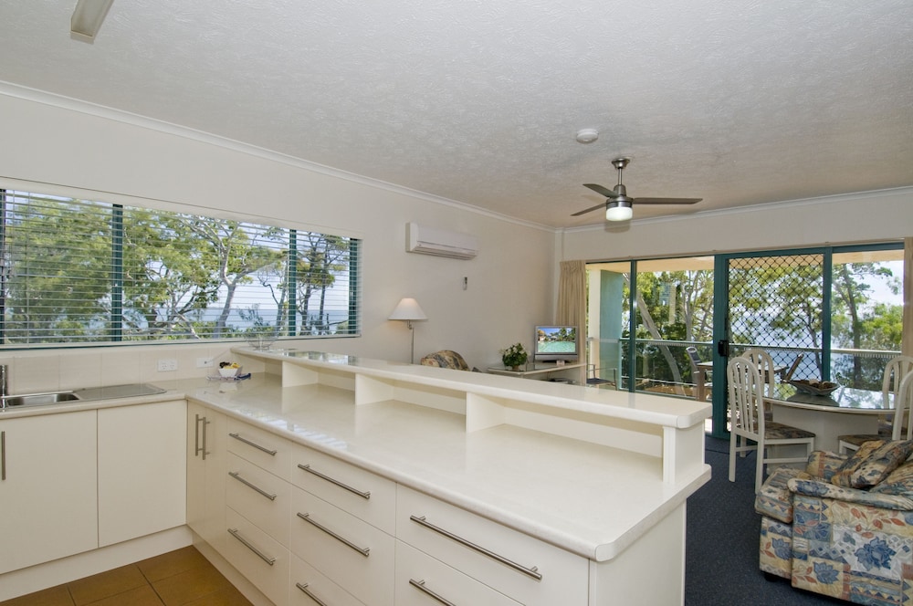 SHELLY BAY RESORT 8/50