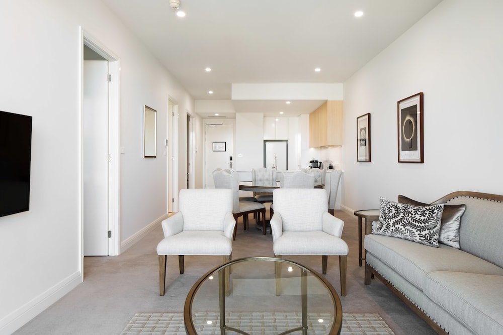 Knightsbridge Canberra 38/61