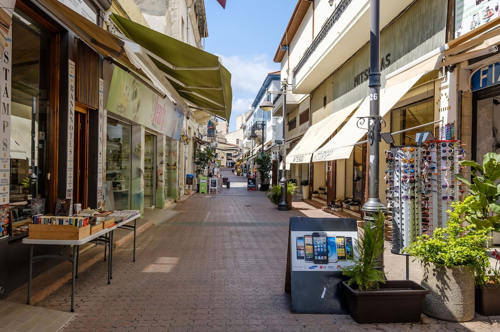 La Maltese Boutique Limassol 40/50