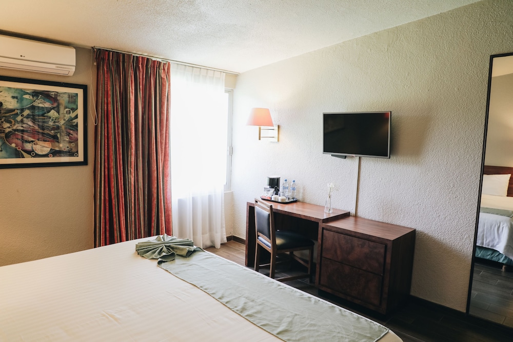 Hotel La Joya 5/62
