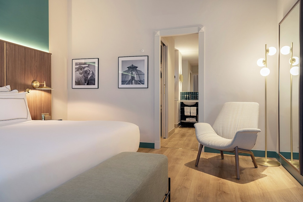 Presidential, the Level, Suite, King and Twin Beds, Lounge Access