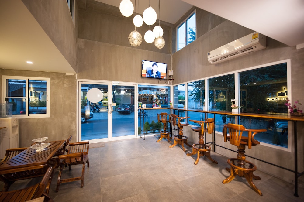 Hoppers Place Donmuang Hostel 35/46