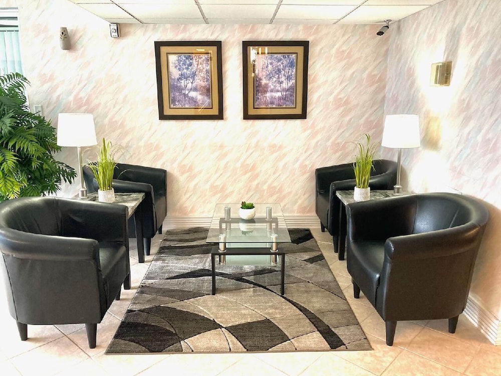 Hospitality Inn & Suites 27/37