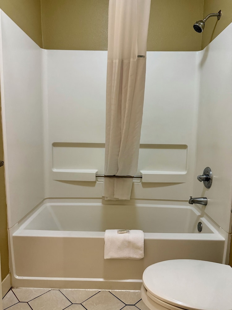 غرفة قياسية بسريرين كوين، Super 8 by Wyndham Ft. Oglethorpe GA/Chatt TN Area 4/6