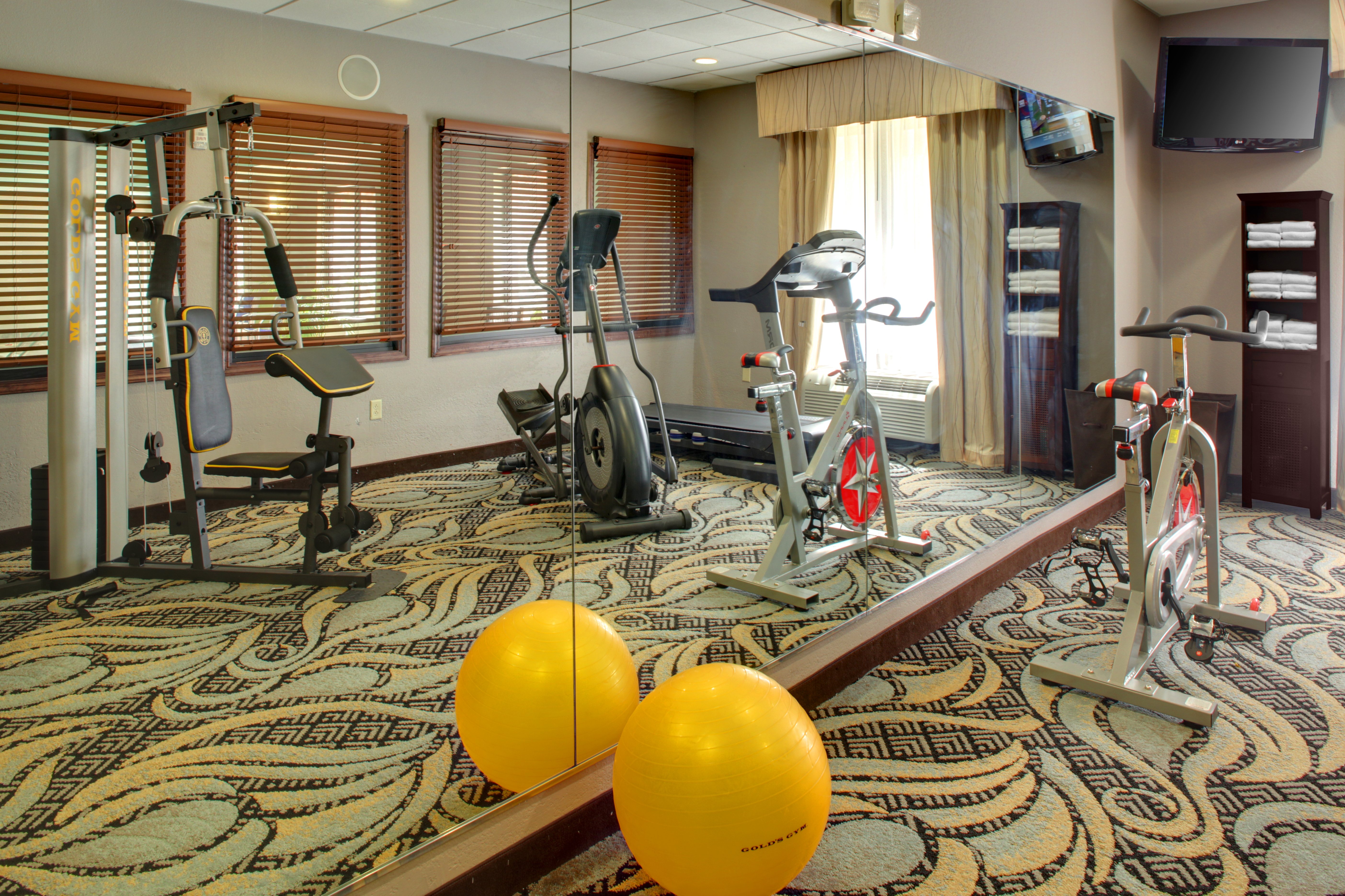 Holiday Inn Express Hotel & Suites Cross Lanes 49/75