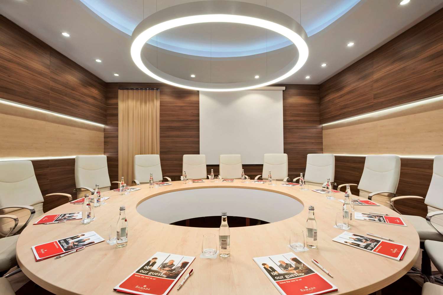 Ramada Plaza by Wyndham Craiova 28/34