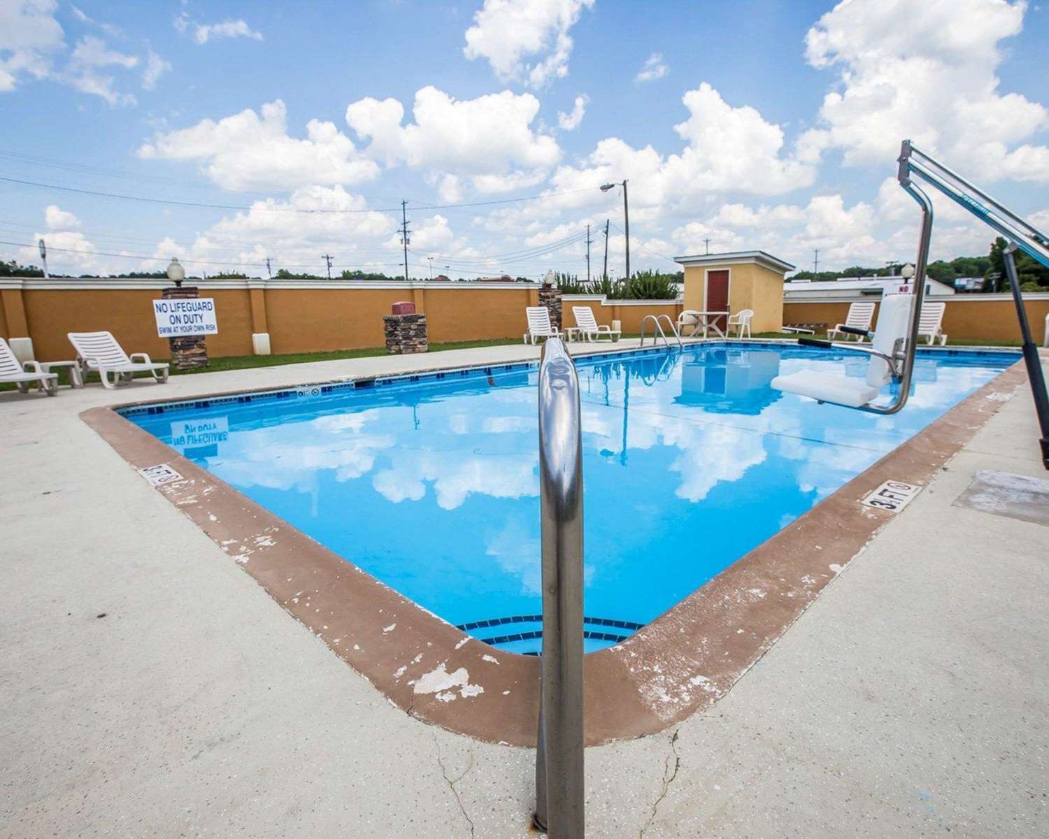 Quality Inn Greenwood Hwy 25 48/49