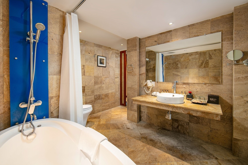 Royal, Big, Suite, Balcony, Oriental Suites Hotel And Spa 8/10